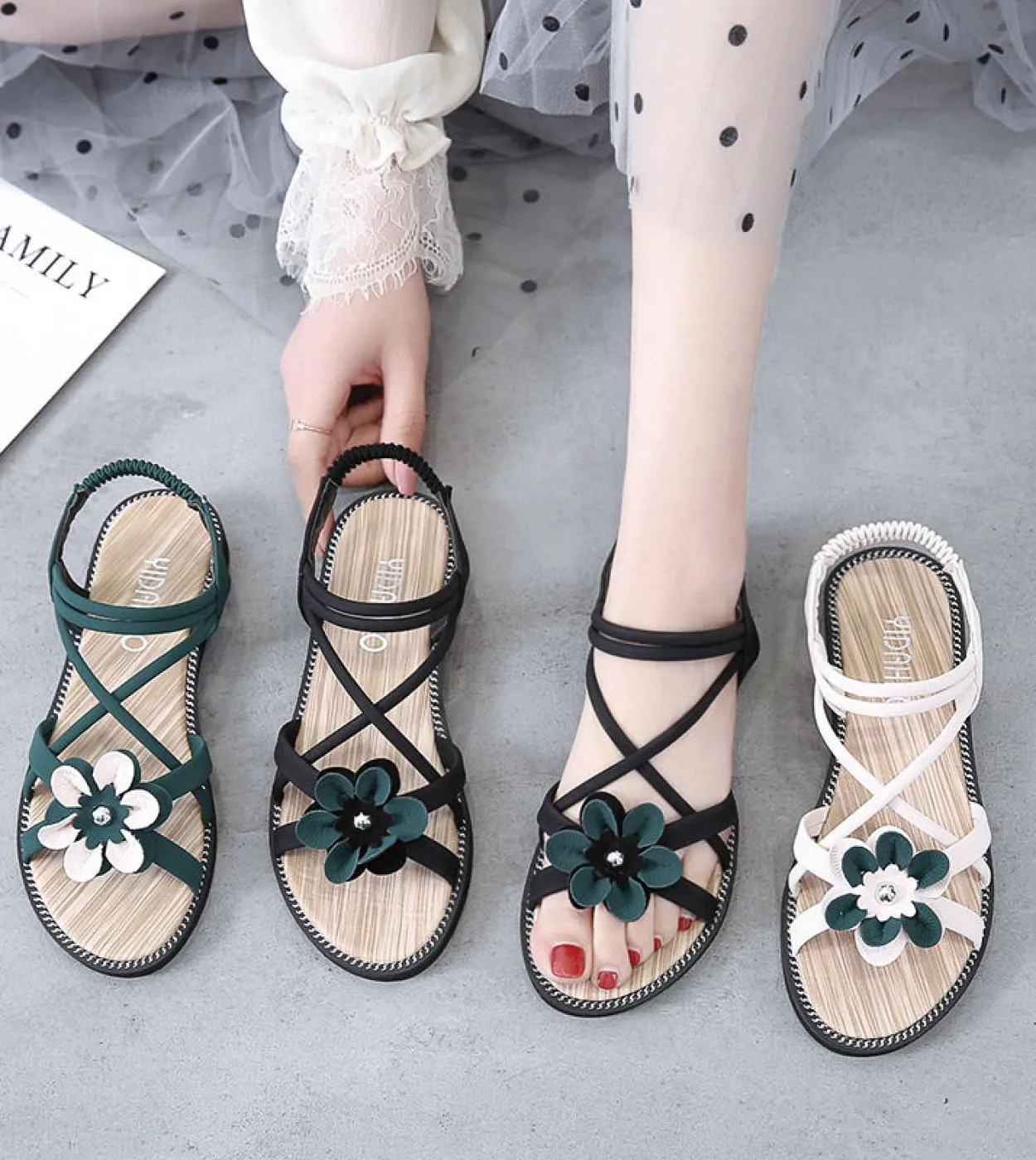 2022 Sandali da donna Scarpe estive Scarpe romane con fiori carini Scarpe per bambini sandali da spiaggia da donna con perline r