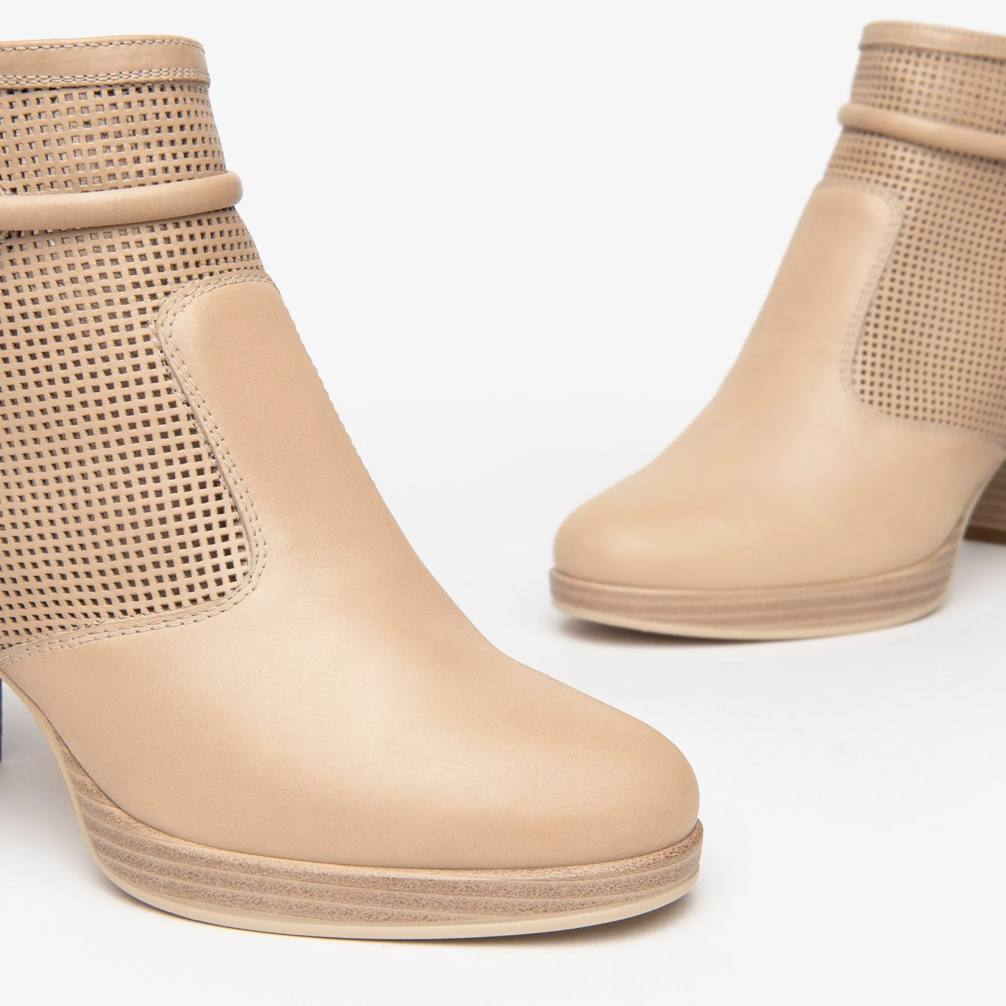 NERO GIARDINI Stivaletti con tacco Donna - Beige modello E409730D