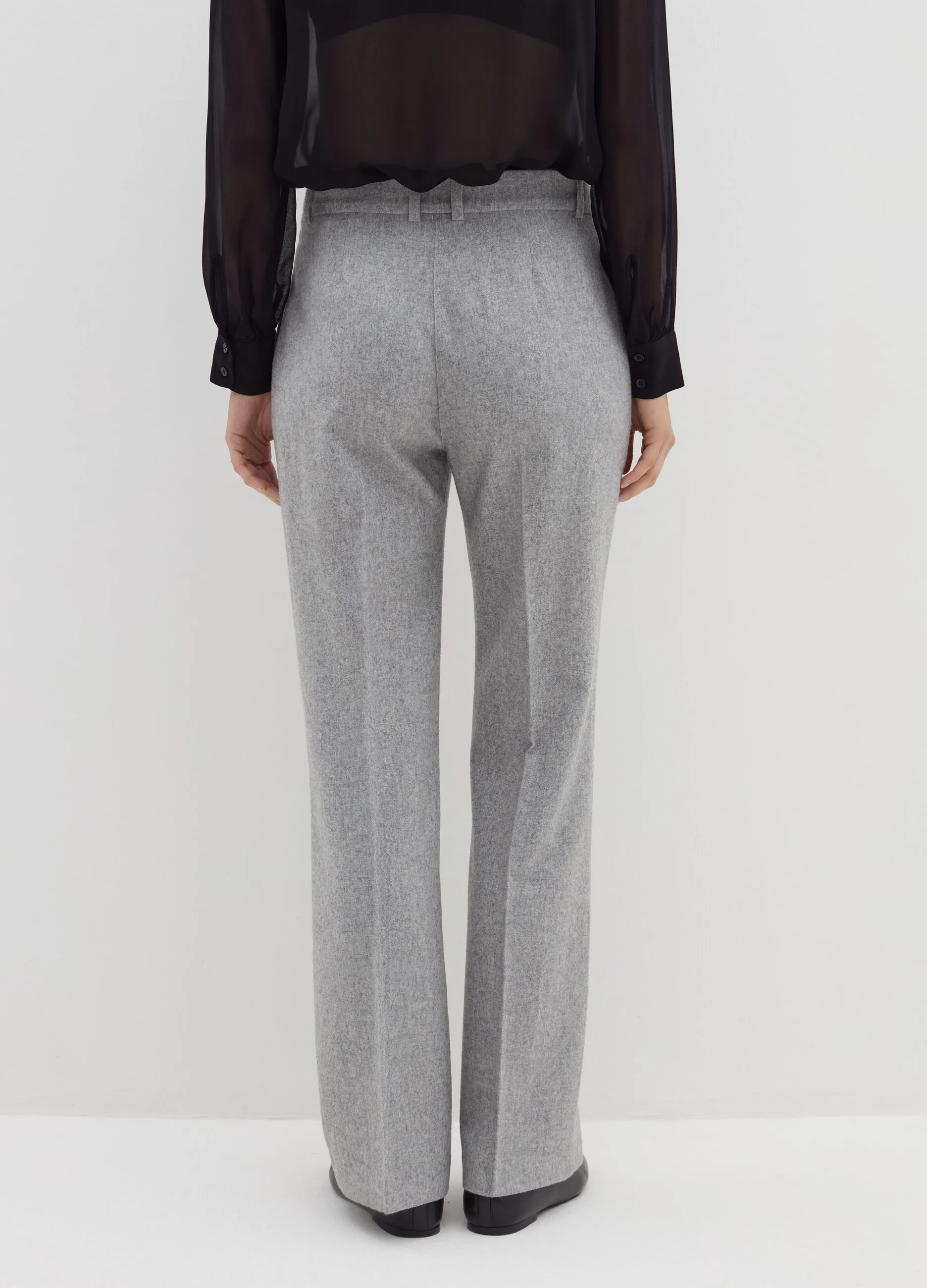 Pantalone flare fit con pinces