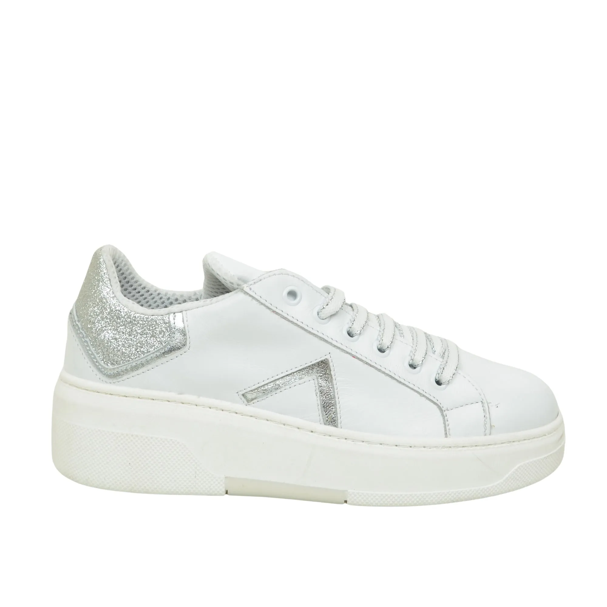 Sneakers Bianche Dettagli Argento Vera Pelle Punta Tonda Divine Follie