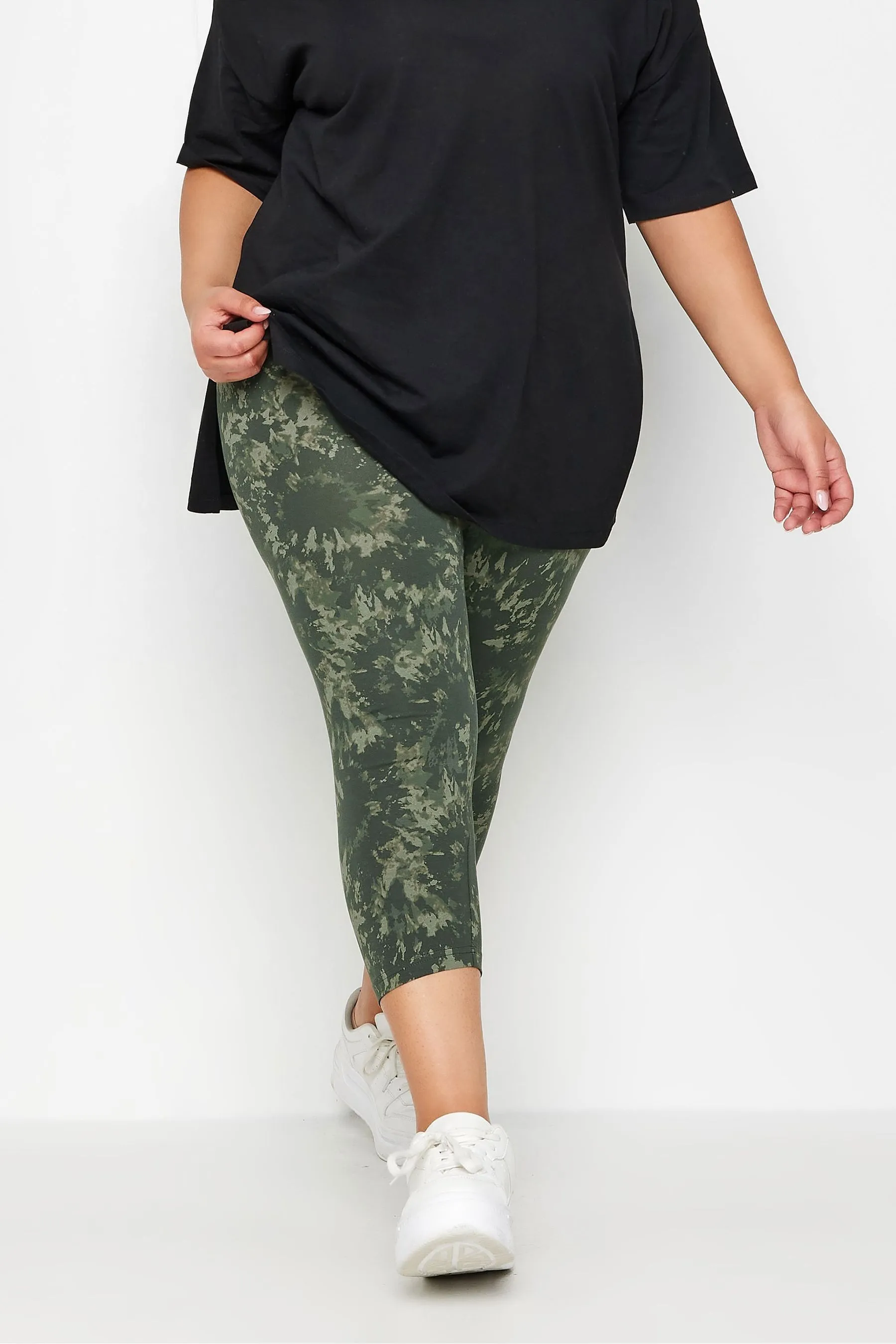 Yours Curve 2 PACK Nero & White Ditsy Floreale Stampa Leggings cropped    